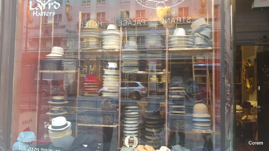 חנות כובעים